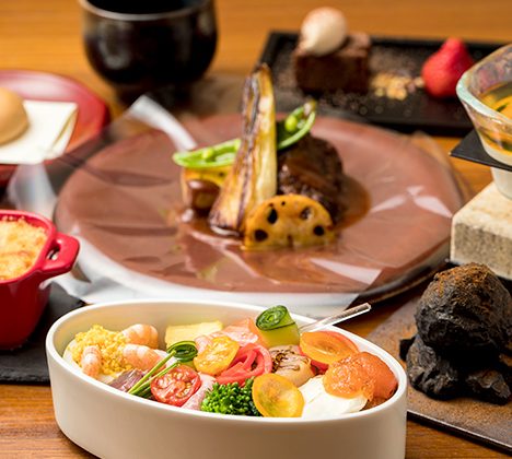 伊都菜彩でお買物の後、焼きカキ三昧。お帰りに杉能舎に立ち寄り、大吟醸の試飲♪と